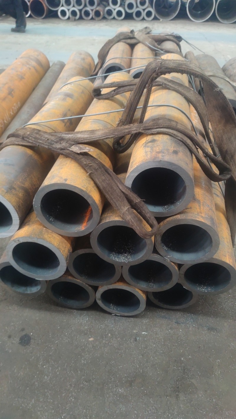 梁山梁山梁山15CrMoG无缝钢管切割